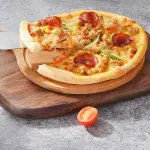 طبق بيتزا خشبي دائري